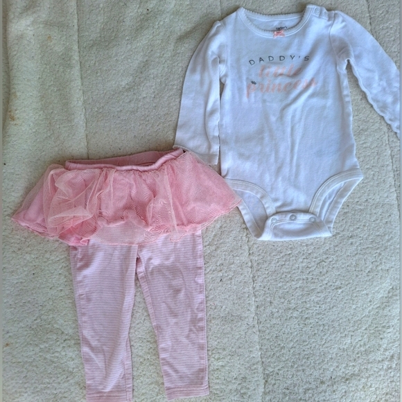 Carter's baby girl Size 12 months Set of two - Picture 1 of 6